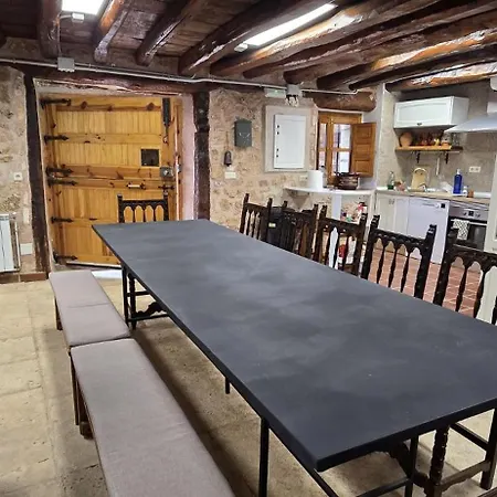 Casa La Fuencisla 펜션 *