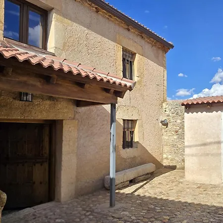 Casa La Fuencisla * Castiltierra