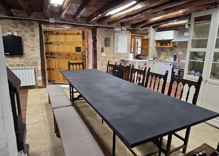 Casa La Fuencisla 펜션 *