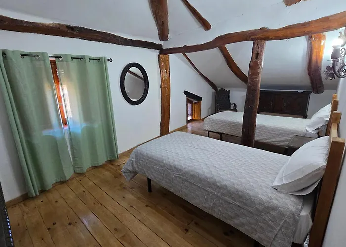 Casa La Fuencisla 펜션 *